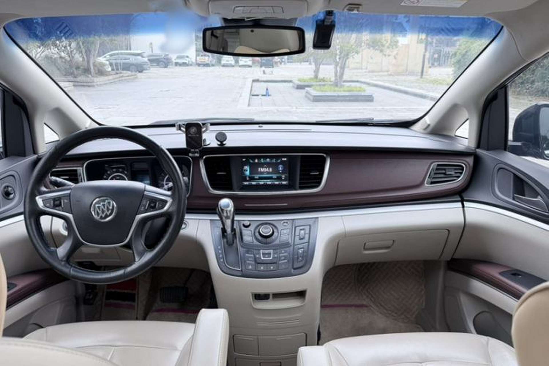 Used Buick GL8 2018 28T Luxury Model China VI Standard Interior 3