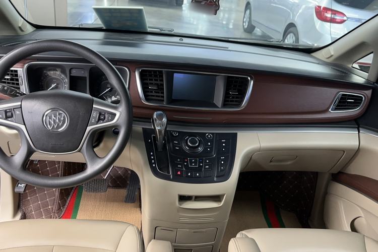 Used Buick GL8 2018 28T Comfort Model China VI Standard Interior 3