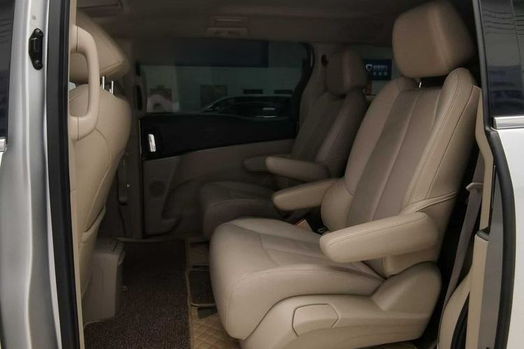 Used Buick GL8 2018 28T Luxury Model China VI Standard Interior 3