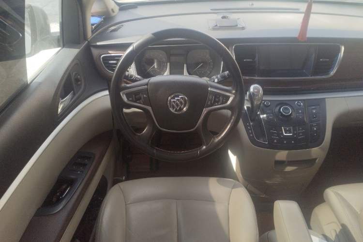 Used Buick GL8 2018 28T Prestige Version China VI Standard Interior 3