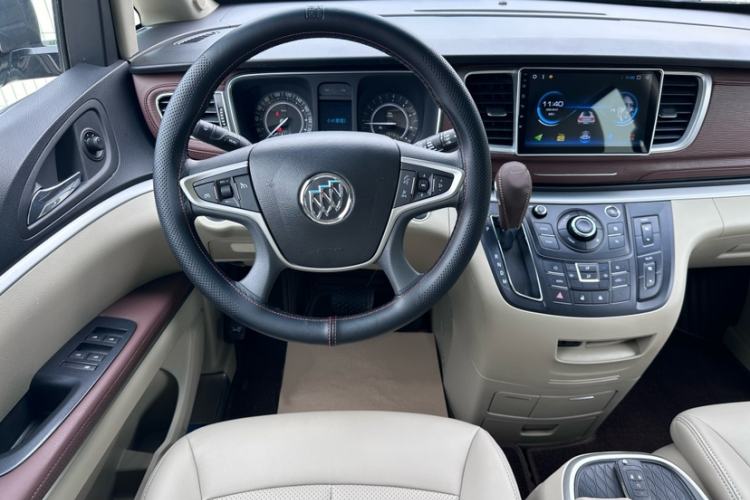 Used Buick GL8 2018 28T Comfort Model China VI Standard Interior 4