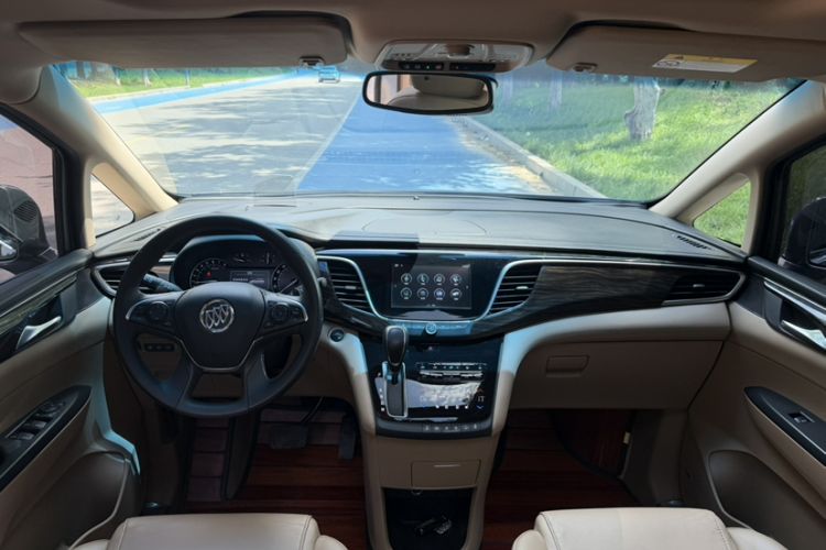 Used Buick GL8 2018 ES 28T Flagship Model China VI Standard Interior 4