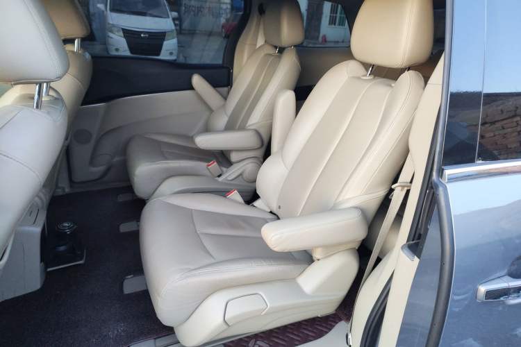 Used Buick GL8 2018 28T Luxury Model China VI Standard Interior 4