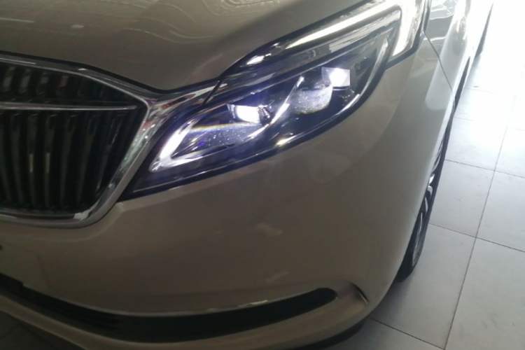Used Buick GL8 2018 ES 28T Luxury Model China VI Standard Left Front Headlight