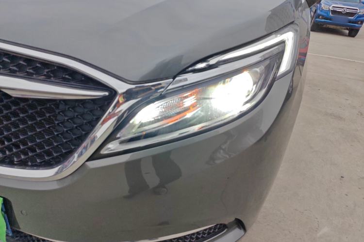 Used Buick GL8 2018 ES 28T Comfort Model China VI Standard Left Front Headlight