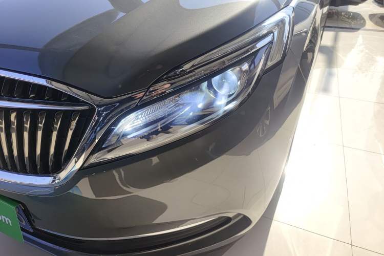 Used Buick GL8 2018 ES 28T Comfort Model China VI Standard Left Front Headlight