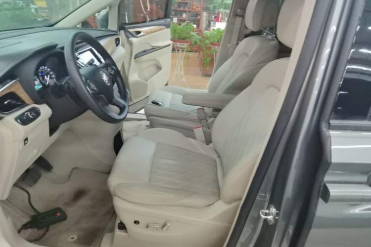 Used Buick GL8 2018 ES 28T Comfort Model China VI Standard Left Front Seat