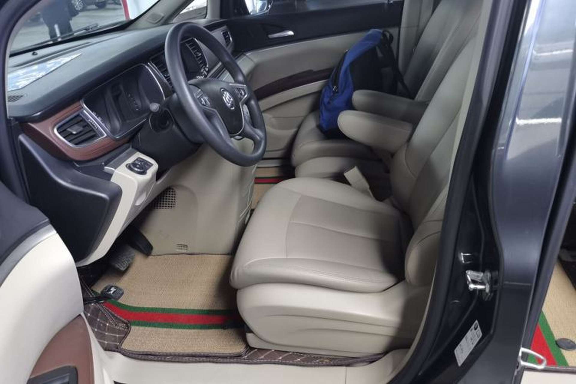 Used Buick GL8 2018 28T Comfort Model China VI Standard Left Front Seat
