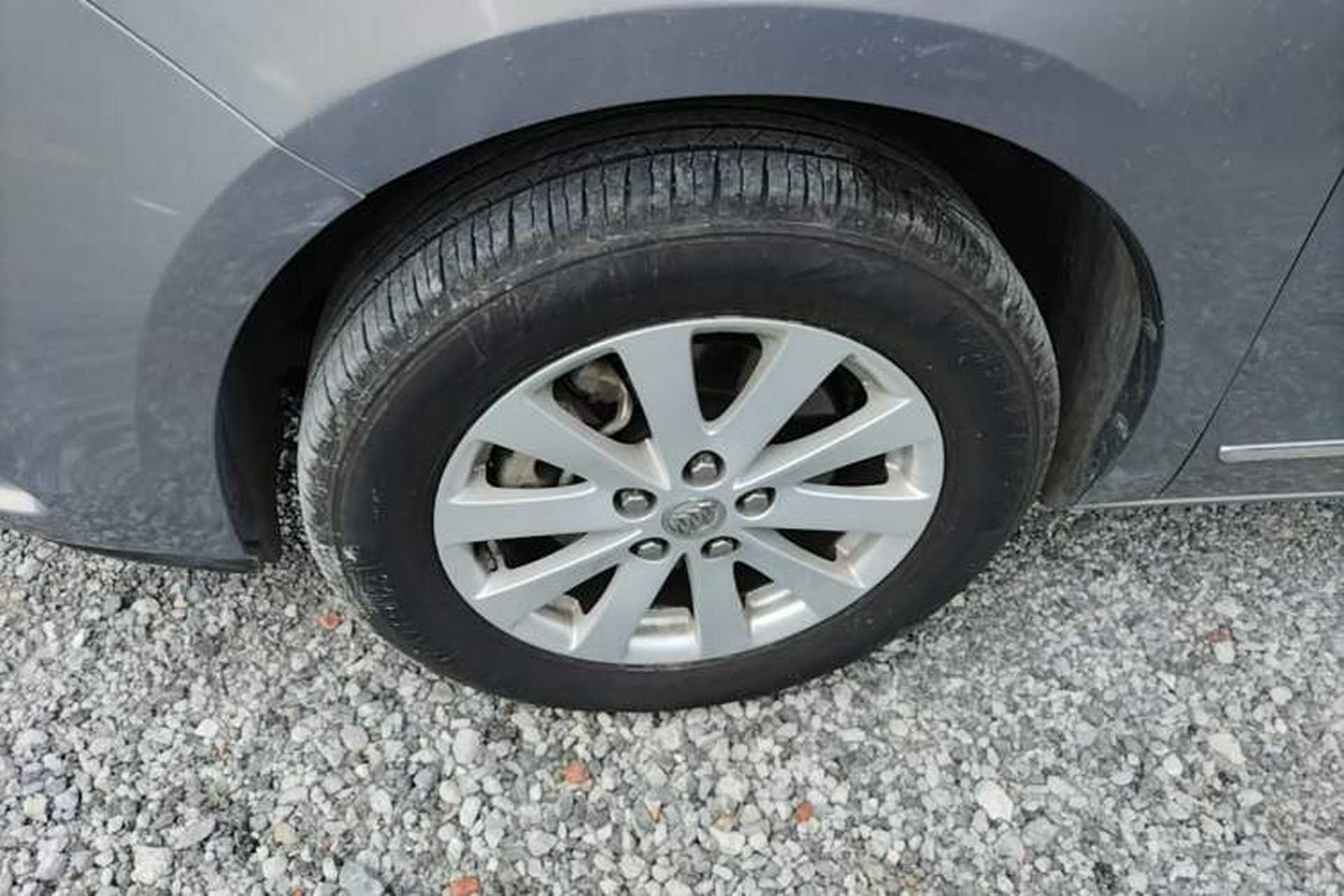 Used Buick GL8 2018 28T Luxury Model China VI Standard Left Front Wheel Hub
