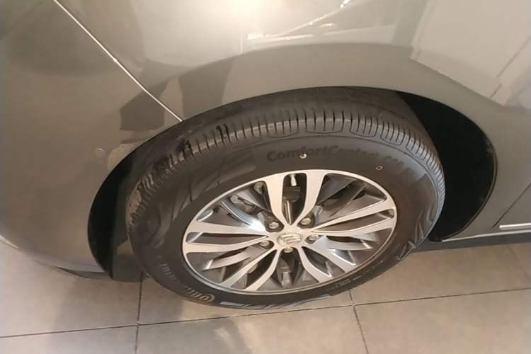Used Buick GL8 2018 ES 28T Flagship Model China VI Standard Left Front Wheel Hub