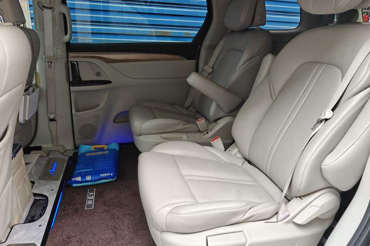Used Buick GL8 2018 ES 28T Comfort Model China VI Standard Left Rear Seat