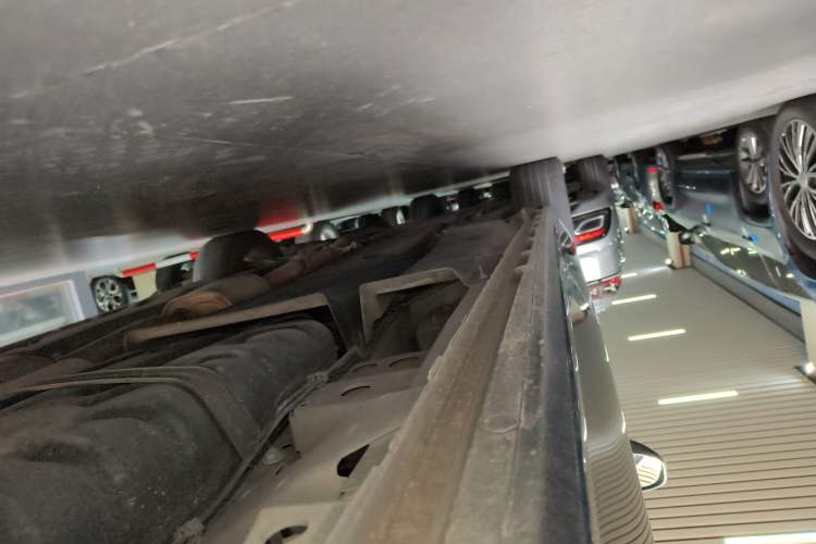 Used Buick GL8 2018 ES 28T Premium Model China VI Standard Left Side Sill
