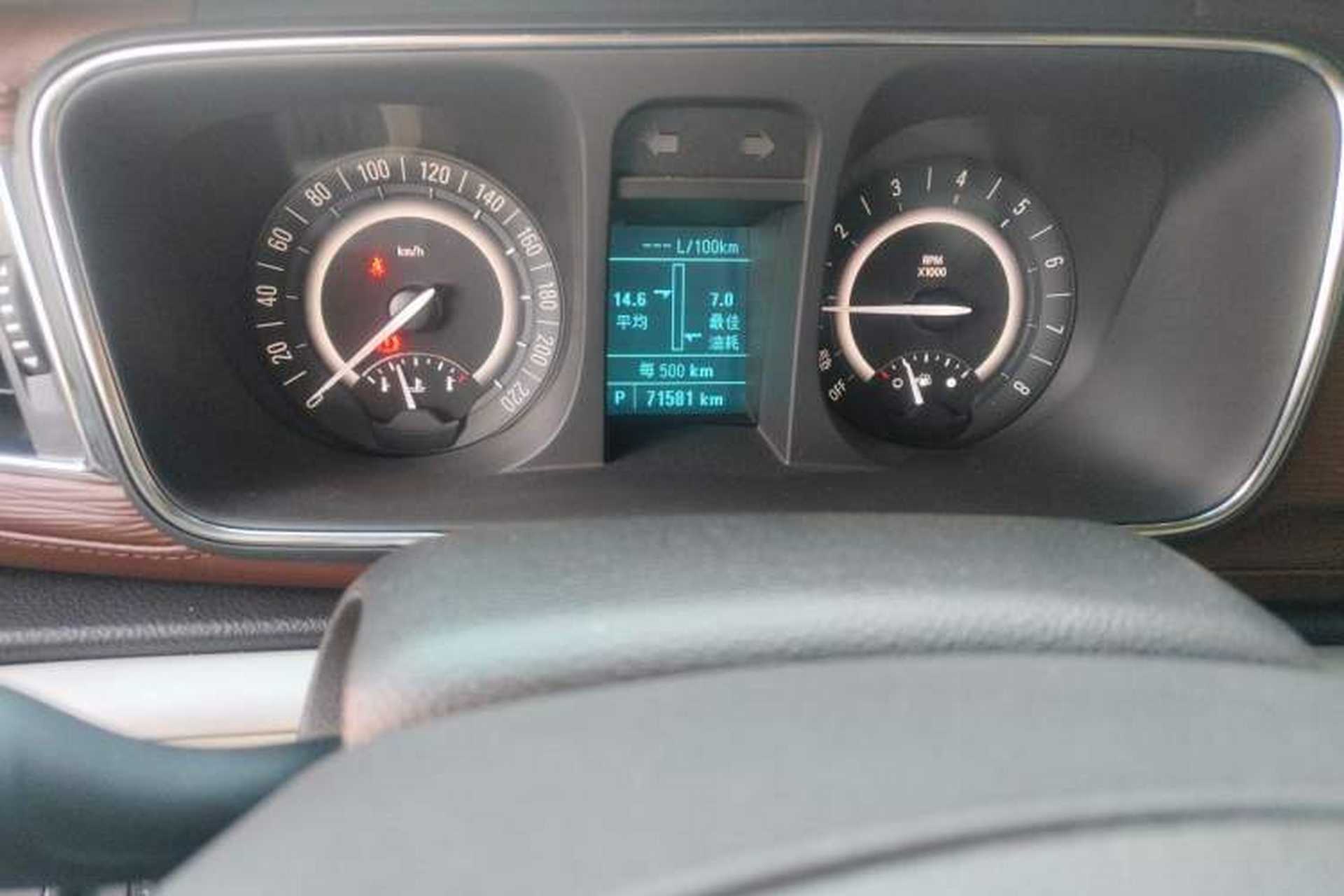 Used Buick GL8 2018 28T Prestige Version China VI Standard Odometer Close Up
