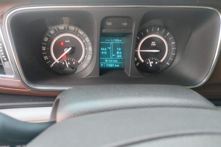 Used Buick GL8 2018 28T Prestige Version China VI Standard Odometer Close Up