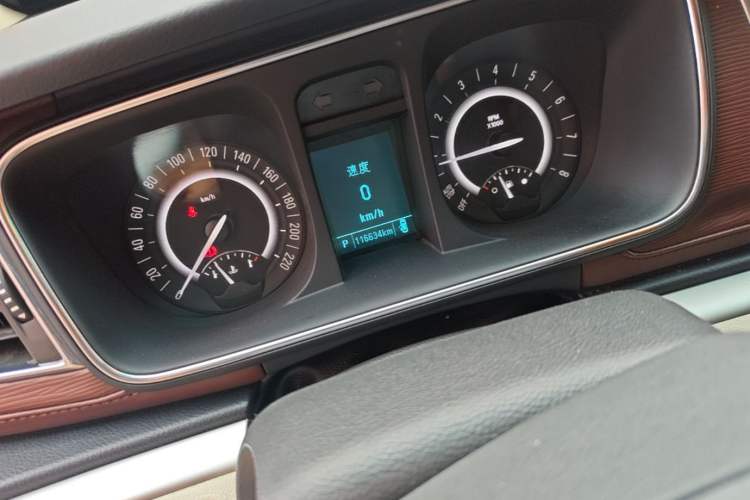 Used Buick GL8 2018 28T Comfort Model China VI Standard Odometer Close Up