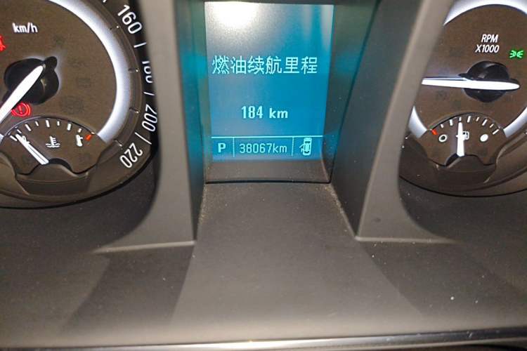 Used Buick GL8 2018 28T Luxury Model China VI Standard Odometer Close Up