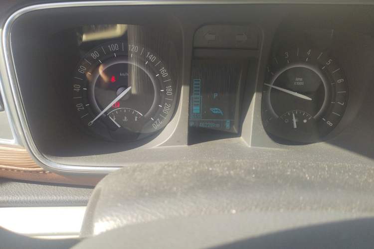 Used Buick GL8 2018 28T Prestige Version China VI Standard Odometer Close Up