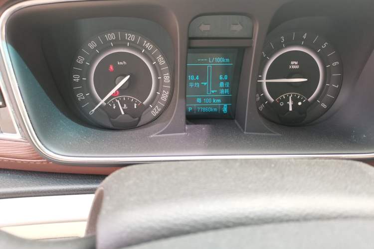 Used Buick GL8 2018 28T Luxury Model China VI Standard Odometer Close Up