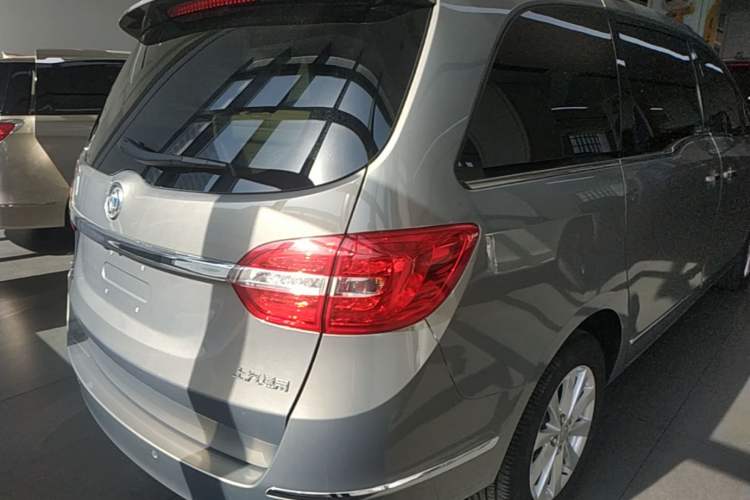 Used Buick GL8 2018 28T Luxury Model China VI Standard Rear Right 45 Deg