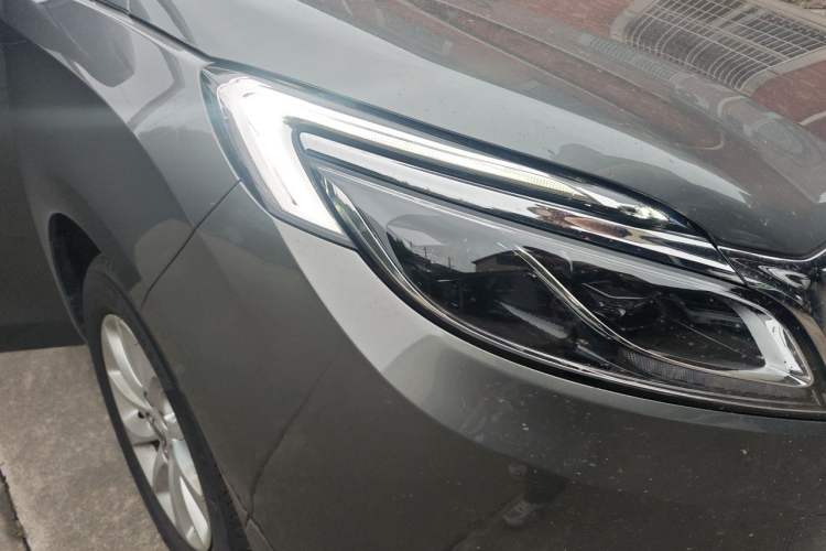 Used Buick GL8 2018 ES 28T Premium Model China VI Standard Right Front Headlight