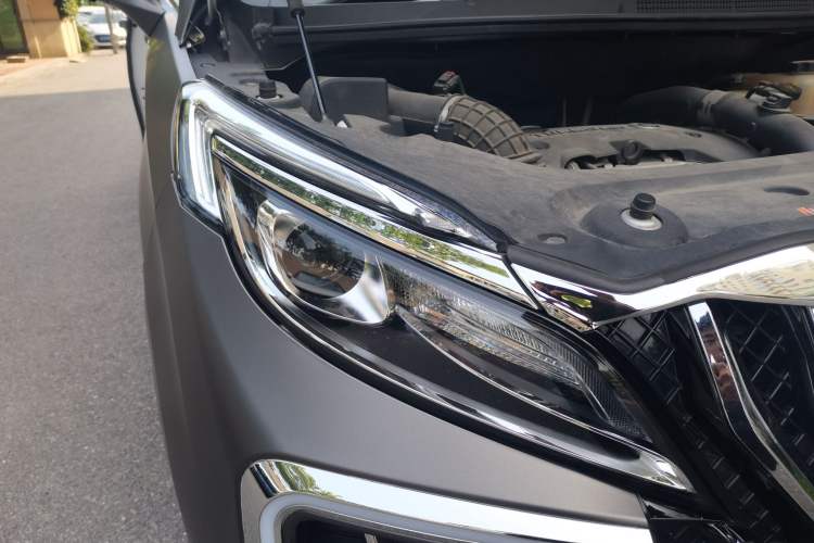 Used Buick GL8 2018 ES 28T Comfort Model China VI Standard Right Front Headlight