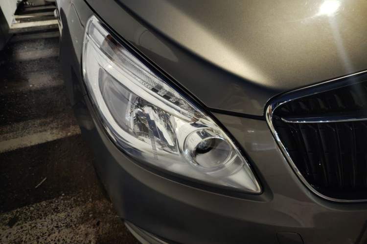 Used Buick GL8 2018 28T Comfort Model China VI Standard Right Front Headlight