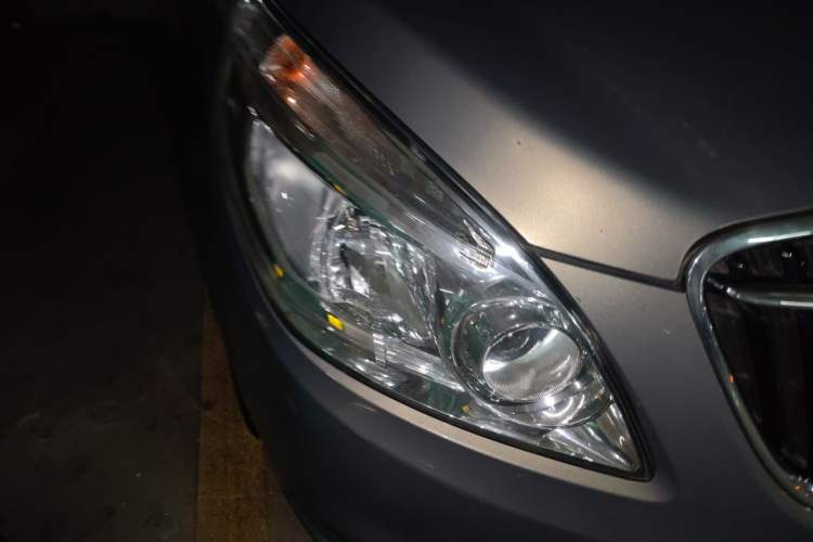 Used Buick GL8 2018 28T Prestige Version China VI Standard Right Front Headlight