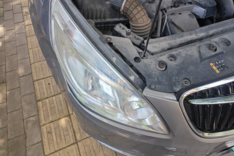 Used Buick GL8 2018 28T Prestige Version China VI Standard Right Front Headlight