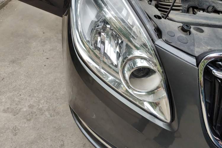 Used Buick GL8 2018 28T Comfort Model China VI Standard Right Front Headlight