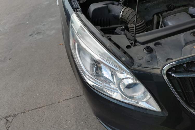 Used Buick GL8 2018 28T Luxury Model China VI Standard Right Front Headlight