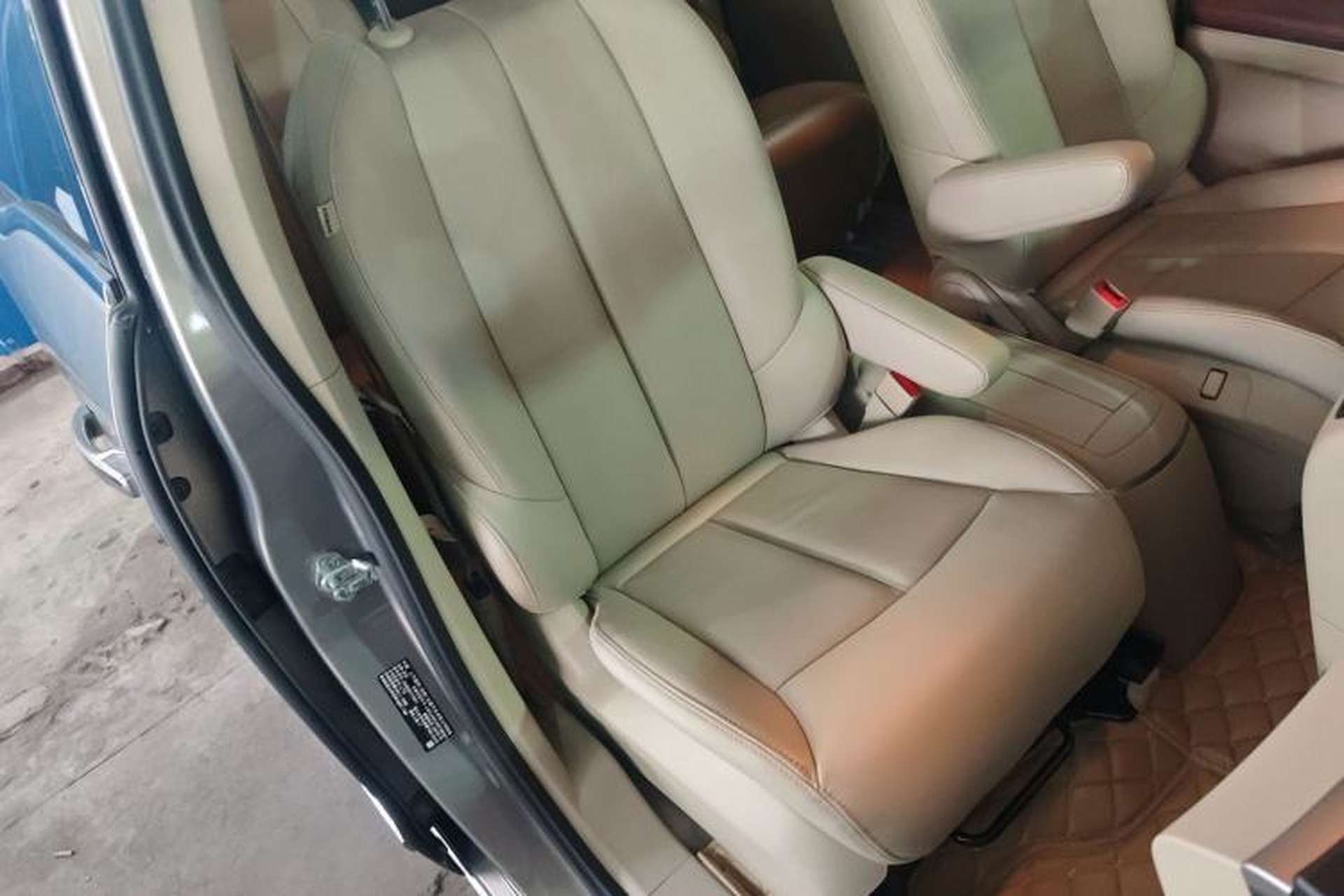 Used Buick GL8 2018 28T Luxury Model China VI Standard Right Front Seat