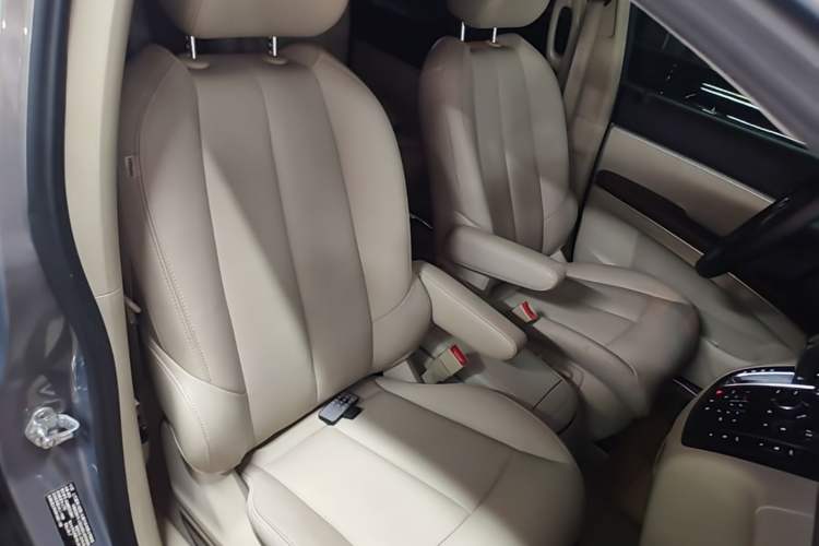 Used Buick GL8 2018 28T Prestige Version China VI Standard Right Front Seat