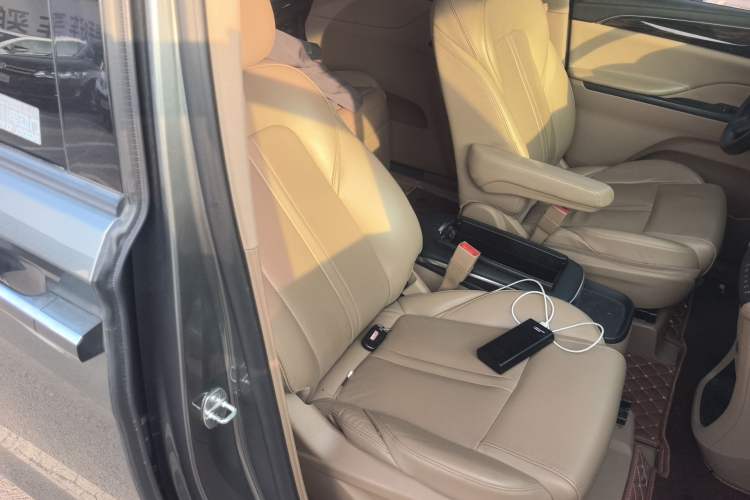 Used Buick GL8 2018 ES 28T Luxury Model China VI Standard Right Front Seat