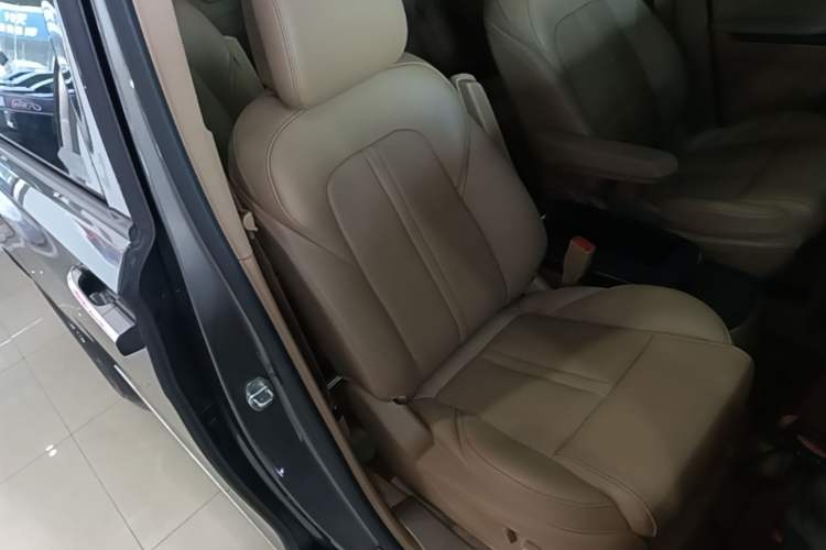 Used Buick GL8 2018 ES 28T Flagship Model China VI Standard Right Front Seat