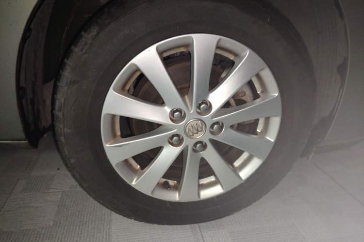 Used Buick GL8 2018 28T Luxury Model China VI Standard Right Front Wheel Hub