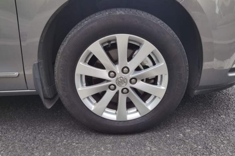 Used Buick GL8 2018 28T Luxury Model China VI Standard Right Front Wheel Hub