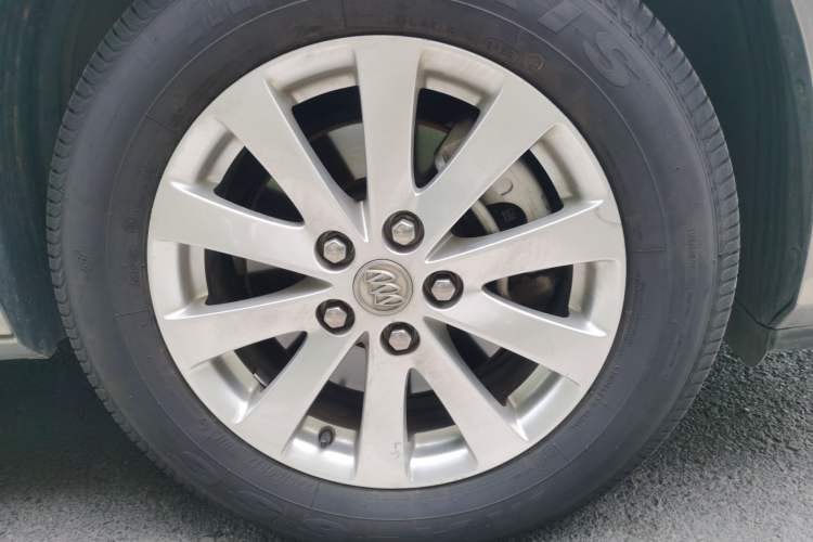 Used Buick GL8 2018 28T Luxury Model China VI Standard Right Front Wheel Hub