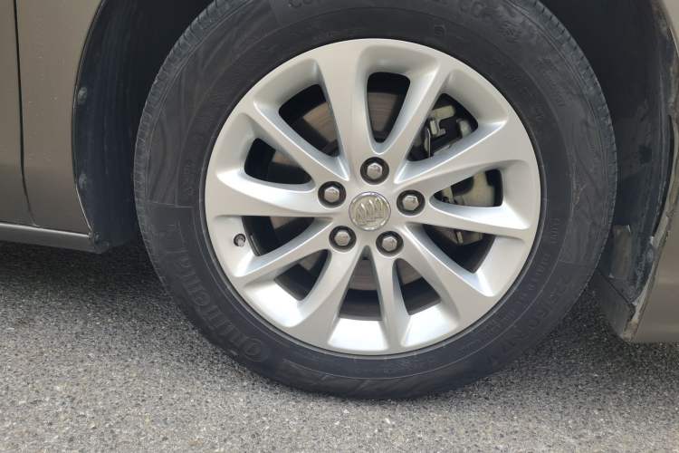 Used Buick GL8 2018 ES 28T Comfort Model China VI Standard Right Front Wheel Hub