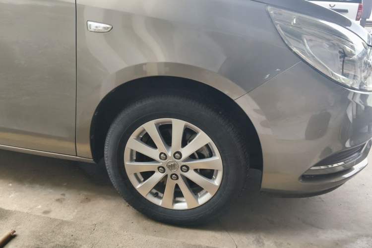 Used Buick GL8 2018 28T Comfort Model China VI Standard Right Front Wheel Hub