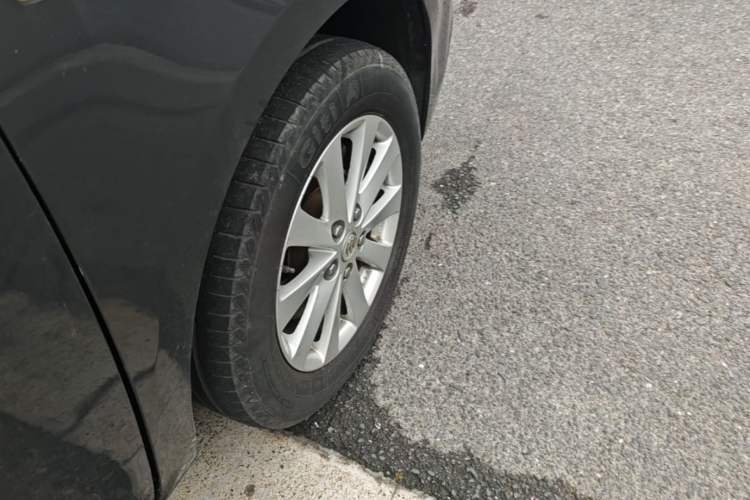 Used Buick GL8 2018 28T Comfort Model China VI Standard Right Front Wheel Hub