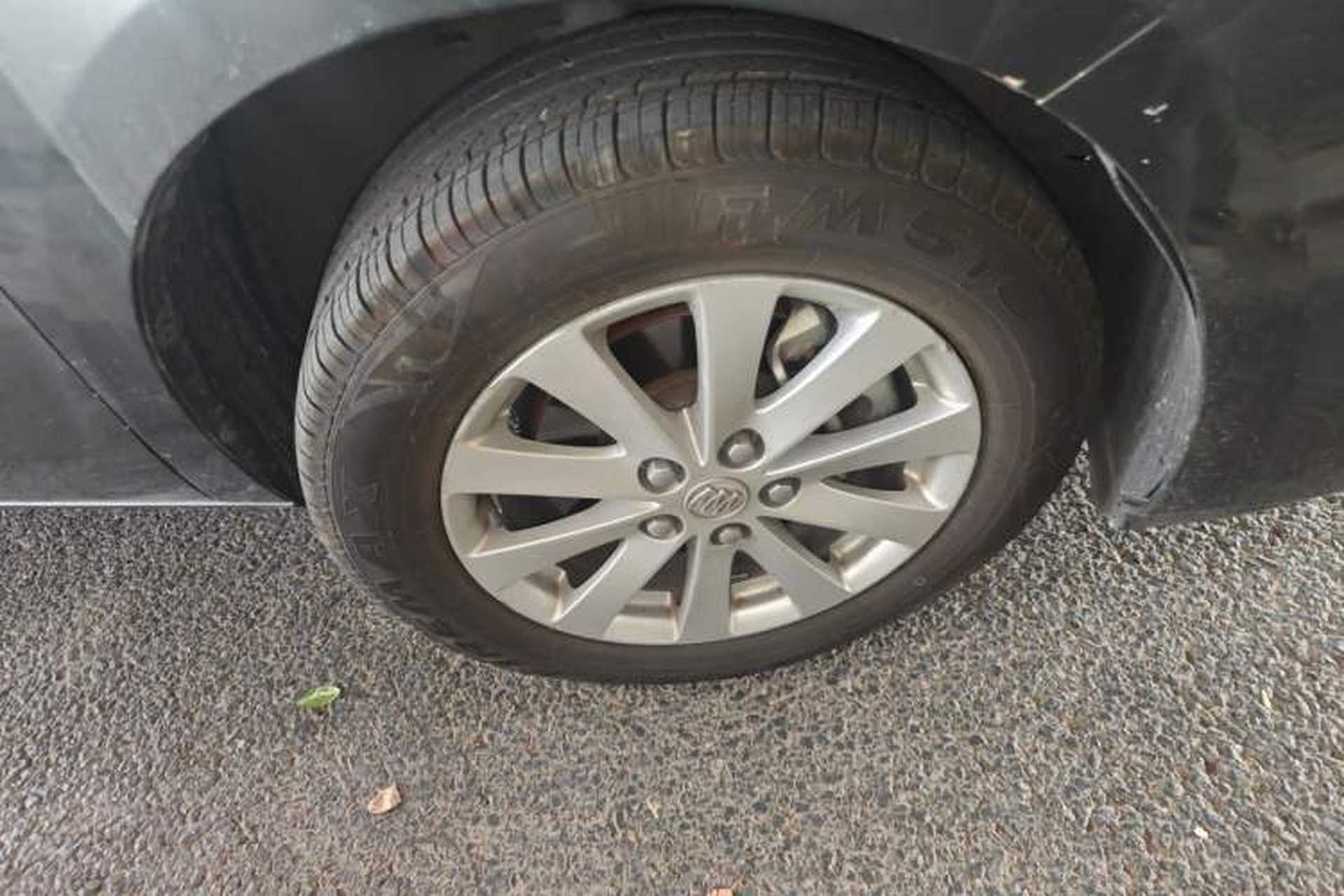 Used Buick GL8 2018 28T Comfort Model China VI Standard Right Front Wheel Hub