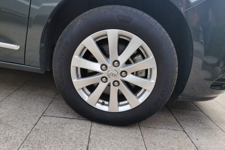Used Buick GL8 2018 28T Prestige Version China VI Standard Right Front Wheel Hub