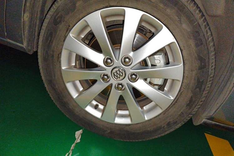 Used Buick GL8 2018 28T Luxury Model China VI Standard Right Front Wheel Hub