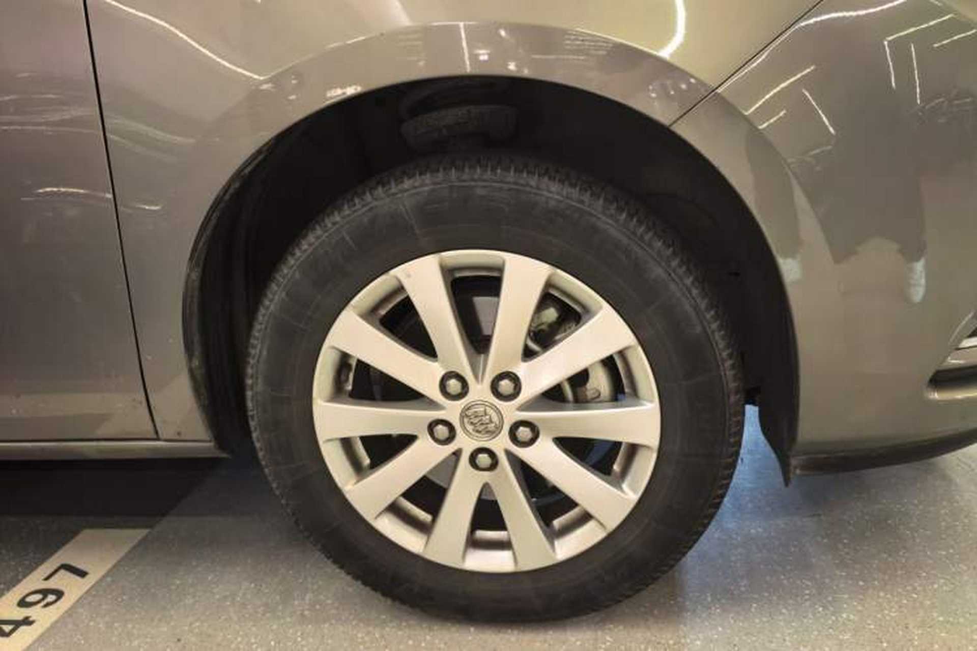 Used Buick GL8 2018 28T Comfort Model China VI Standard Right Front Wheel Hub