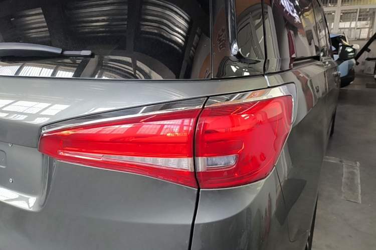 Used Buick GL8 2018 ES 28T Luxury Model China VI Standard Right Rear Taillight