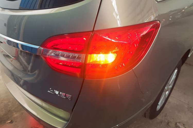 Used Buick GL8 2018 28T Luxury Model China VI Standard Right Rear Taillight