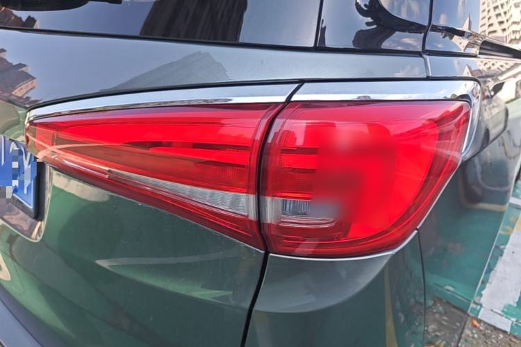 Used Buick GL8 2018 ES 28T Luxury Model China VI Standard Right Rear Taillight