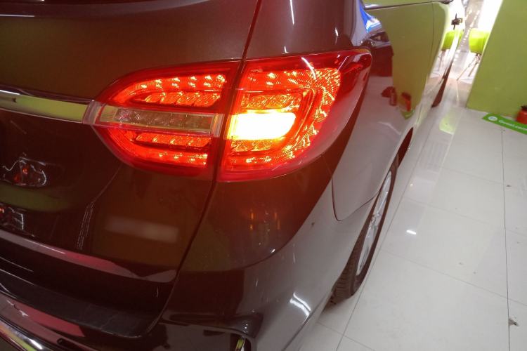 Used Buick GL8 2018 28T Luxury Model China VI Standard Right Rear Taillight