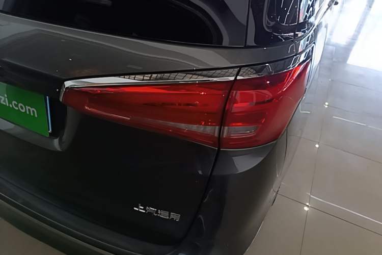 Used Buick GL8 2018 ES 28T Flagship Model China VI Standard Right Rear Taillight