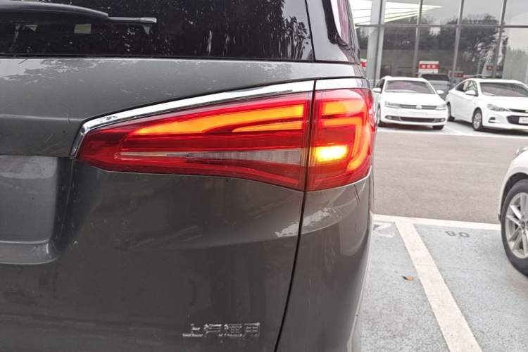 Used Buick GL8 2018 ES 28T Luxury Model China VI Standard Right Rear Taillight